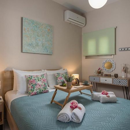 Floral Beach Apt With Lux Extras & Special Treats Kolimvarion Bagian luar foto