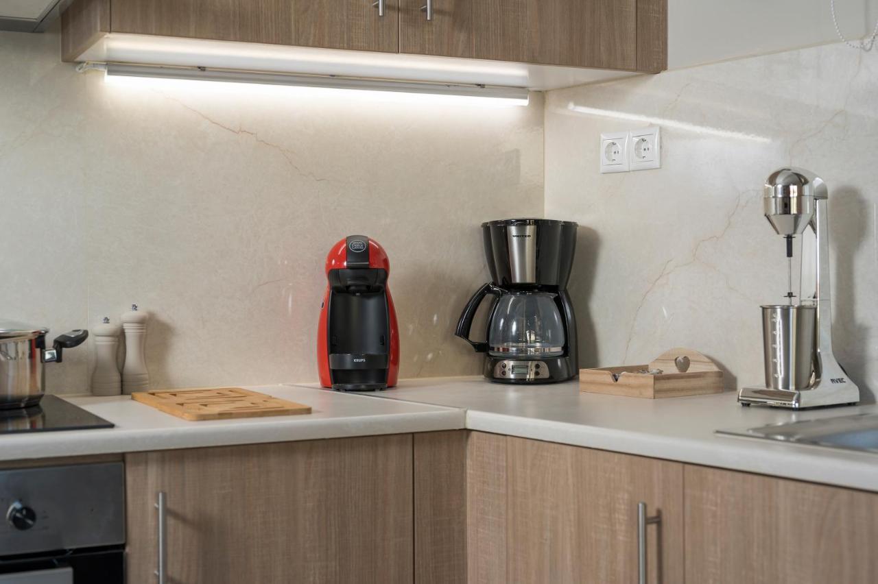 Floral Beach Apt With Lux Extras & Special Treats Kolimvarion Bagian luar foto