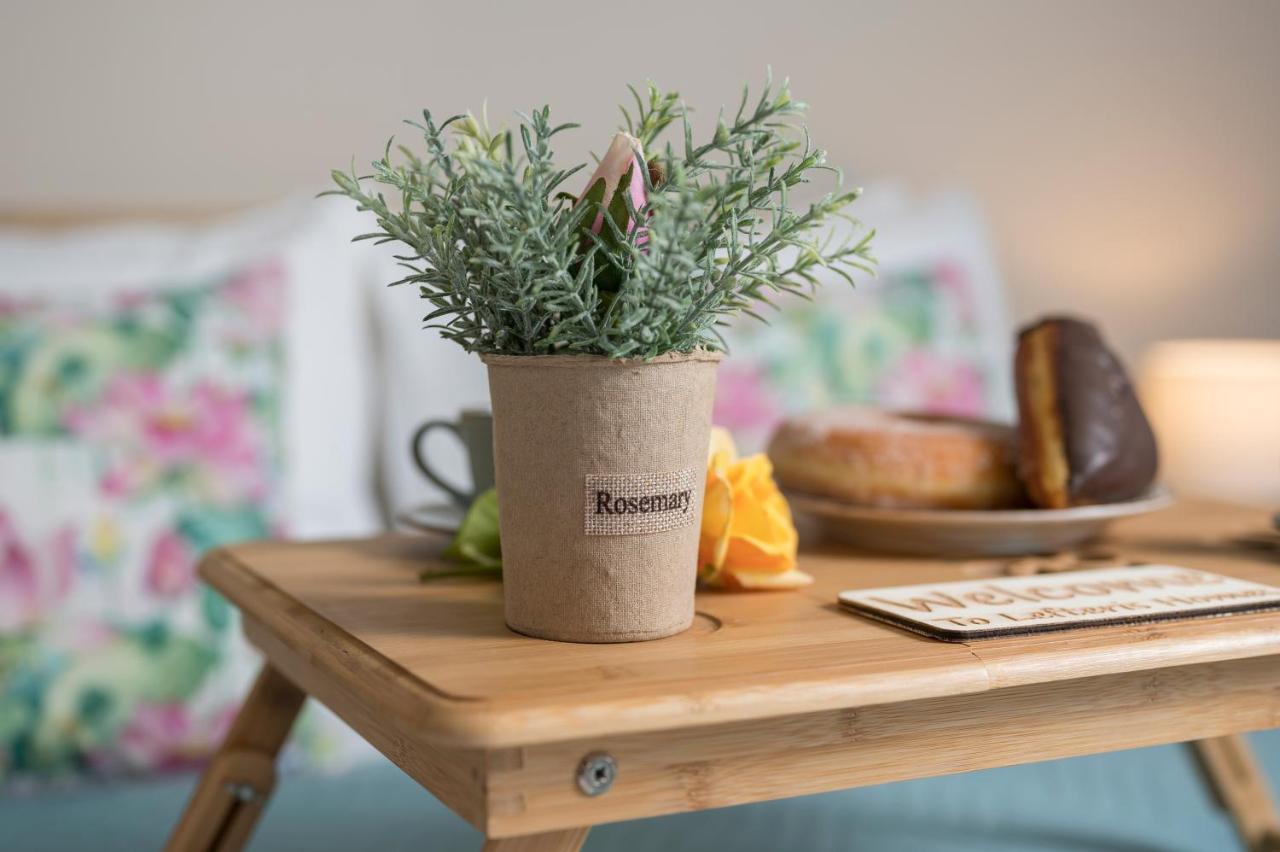 Floral Beach Apt With Lux Extras & Special Treats Kolimvarion Bagian luar foto